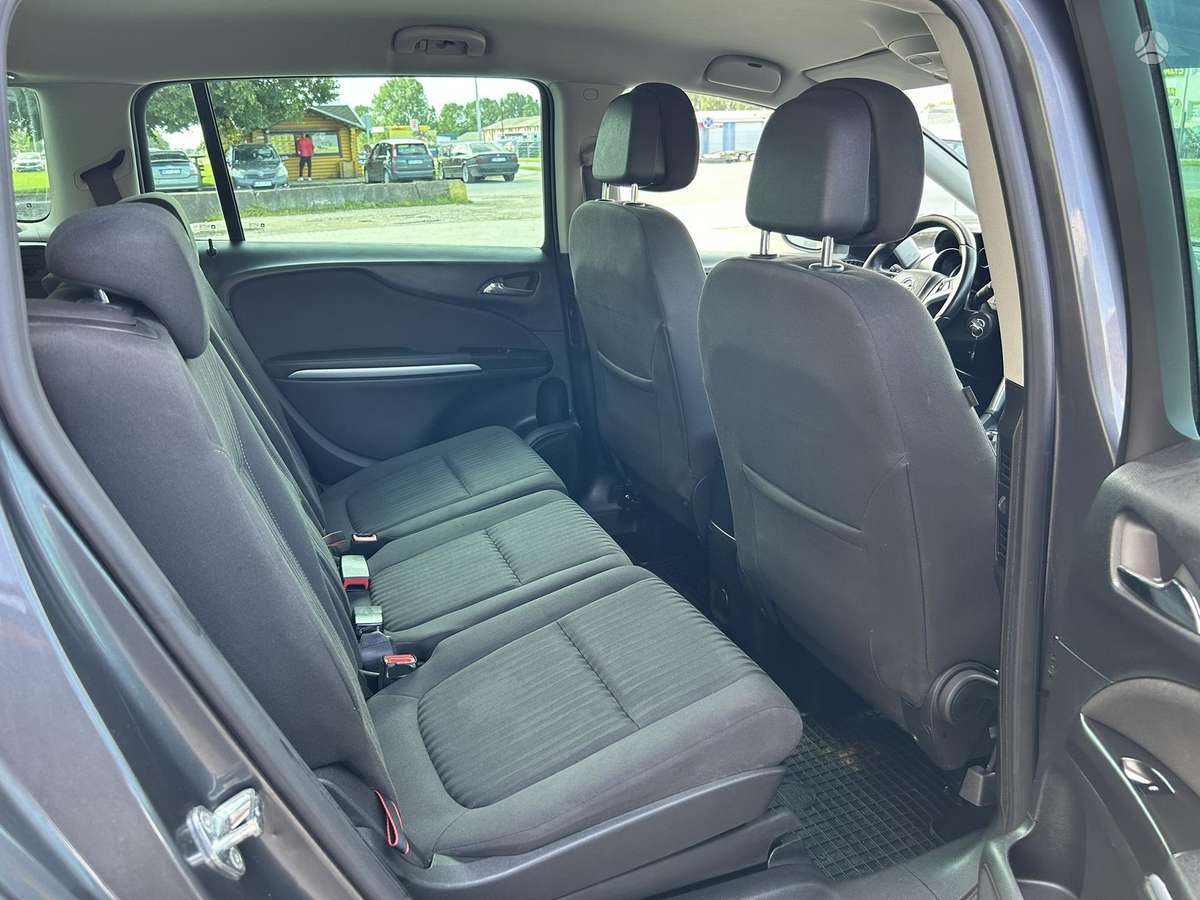 Opel Zafira 2013 — photo 14