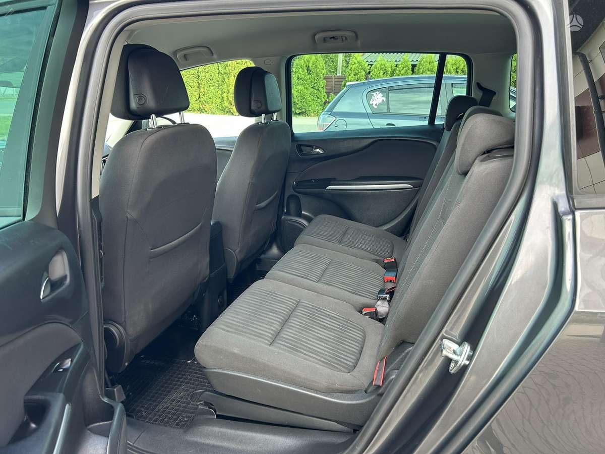 Opel Zafira 2013 — photo 15