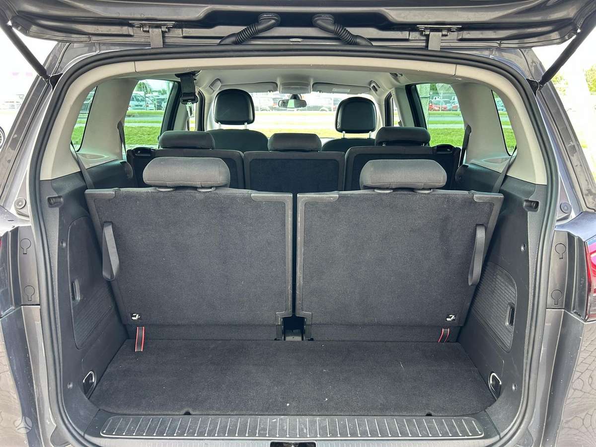 Opel Zafira 2013 — photo 18