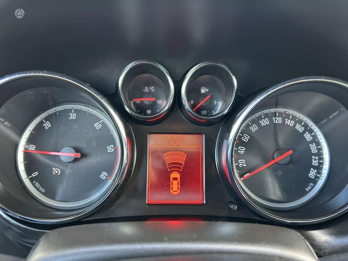 Opel Zafira 2013 — photo 19