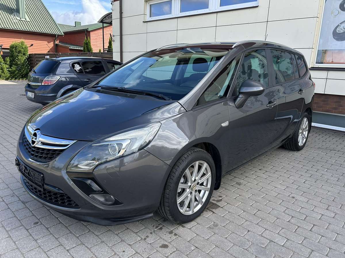 Opel Zafira 2013 — engine 2000 cm³, 131 HP (96kW)