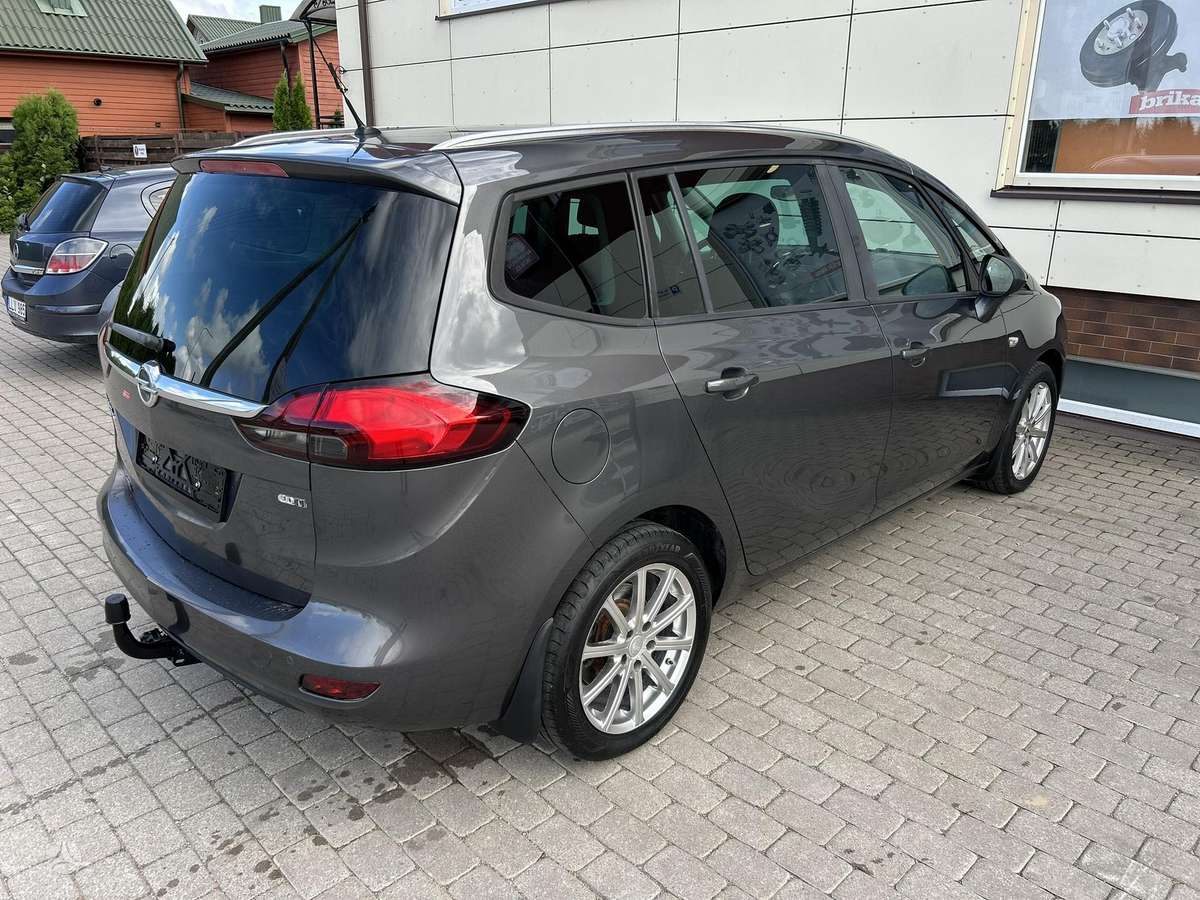 Opel Zafira 2013 — photo 9