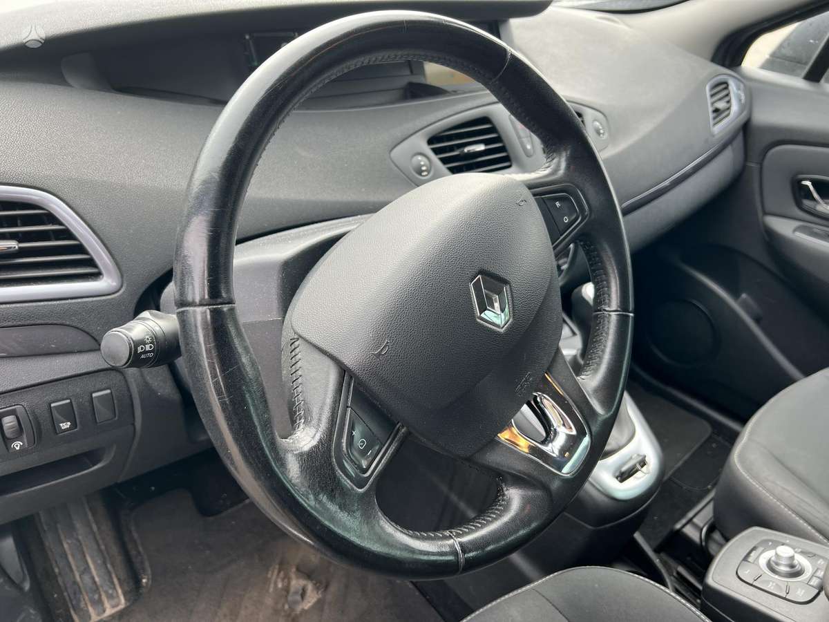 Renault Grand 2015 — photo 11