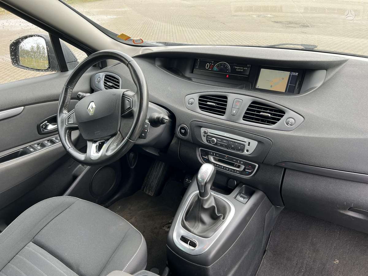 Renault Grand 2015 — photo 12
