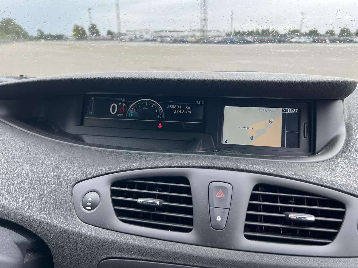 Renault Grand 2015 — photo 13