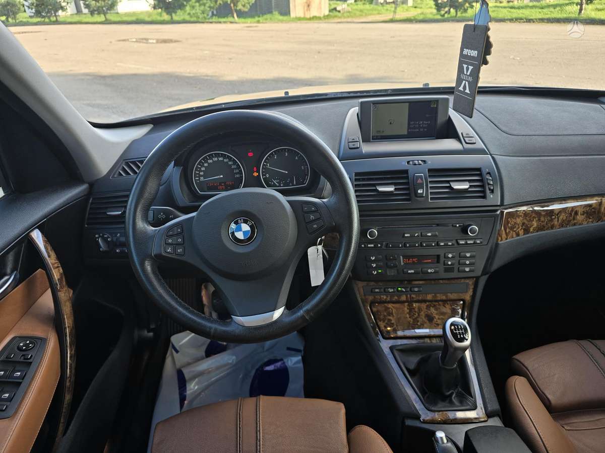 BMW X3 2009 — photo 11