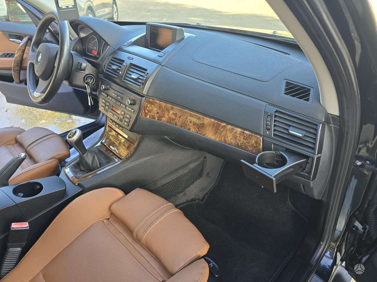 BMW X3 2009 — photo 18