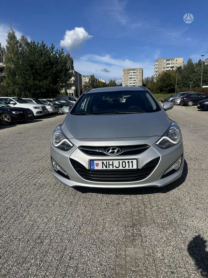 Hyundai i40 2012 — rear view