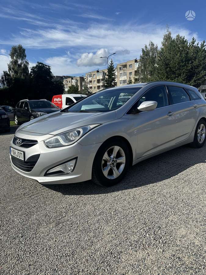 Hyundai i40 2012 — interior