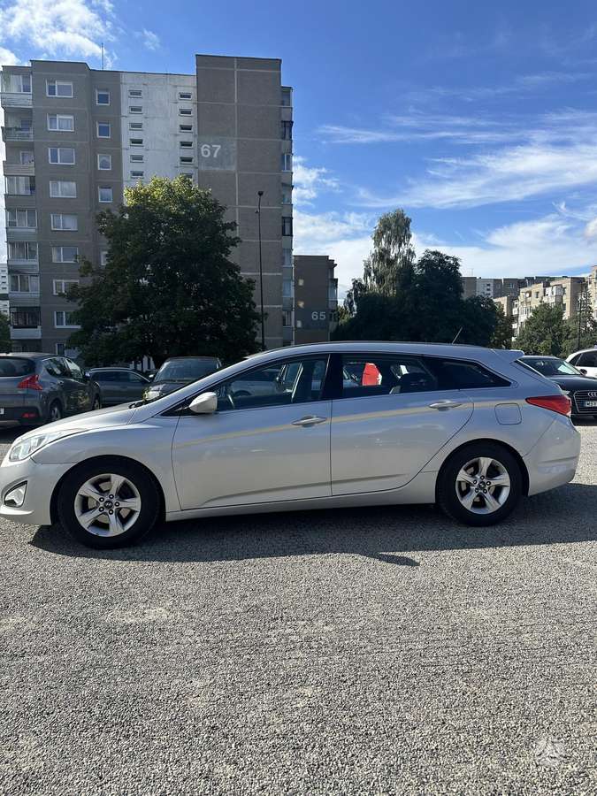 Hyundai i40 2012 — engine 1685 cm³, 136 HP (100kW)