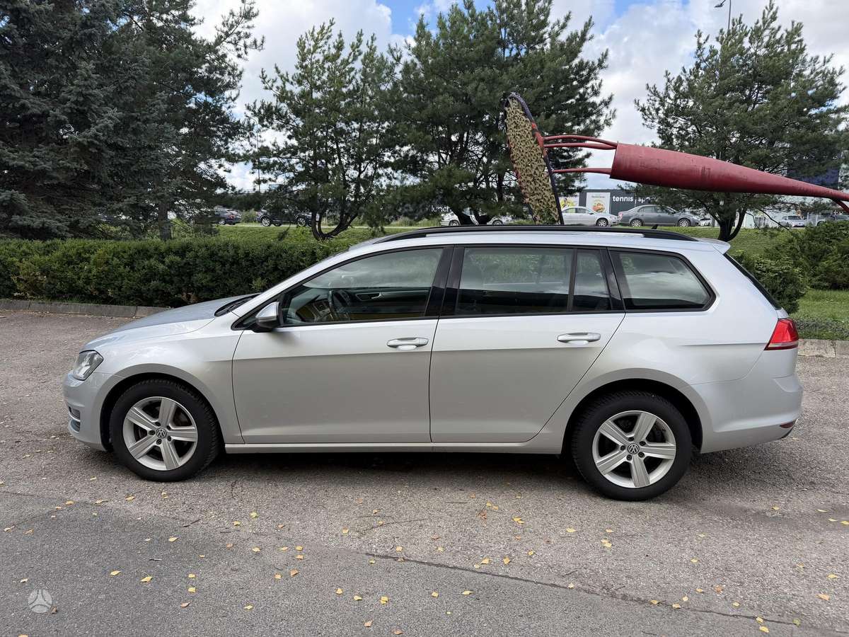 Volkswagen Golf 2014 — rear view
