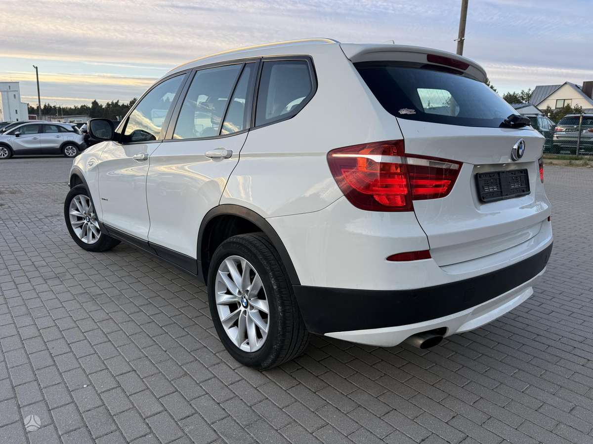 BMW X3 2013 — салон