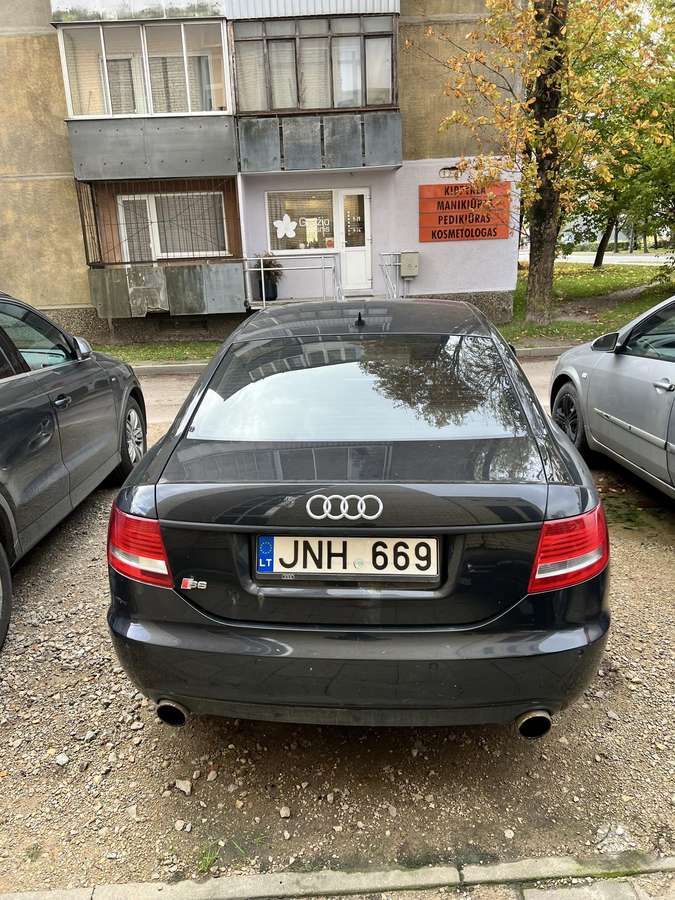 Audi A6 2005 — салон