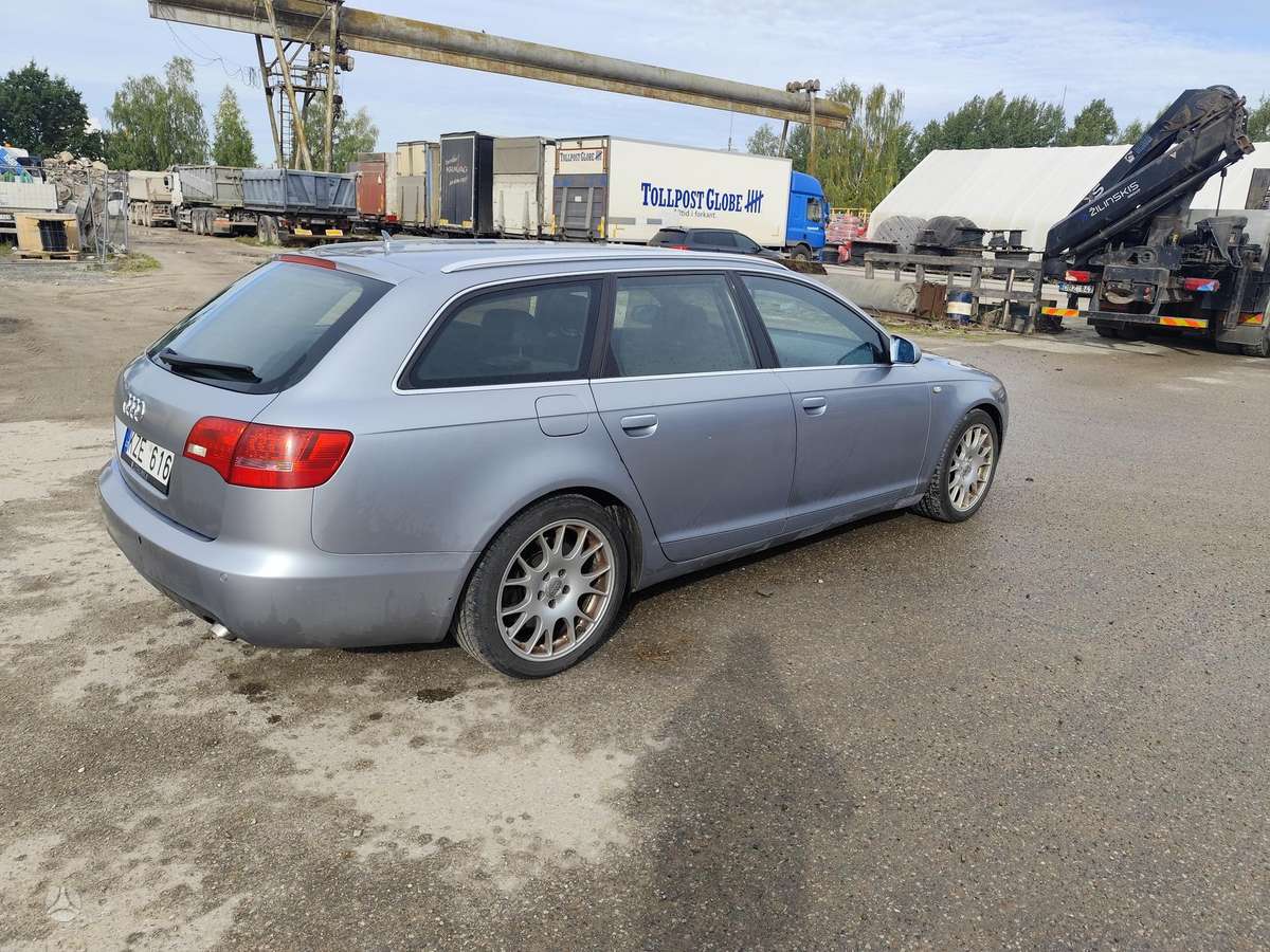 Audi A6 2006 — салон