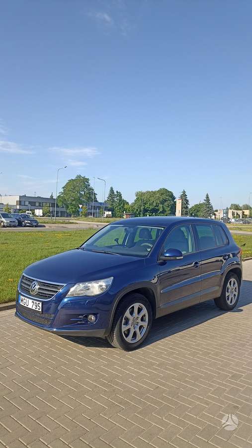 Volkswagen Tiguan 2008 — rear view