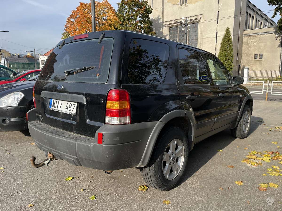 Ford Maverick 2005 — вигляд ззаду