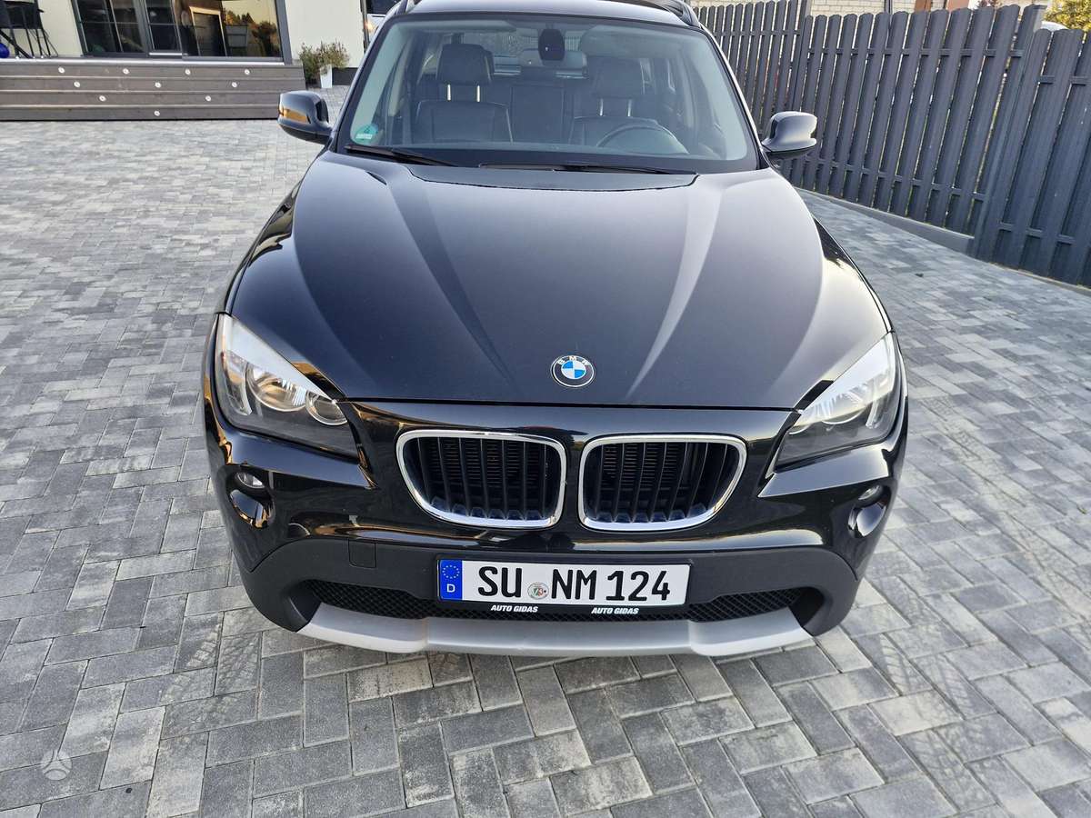 BMW X1 2011 — вигляд ззаду