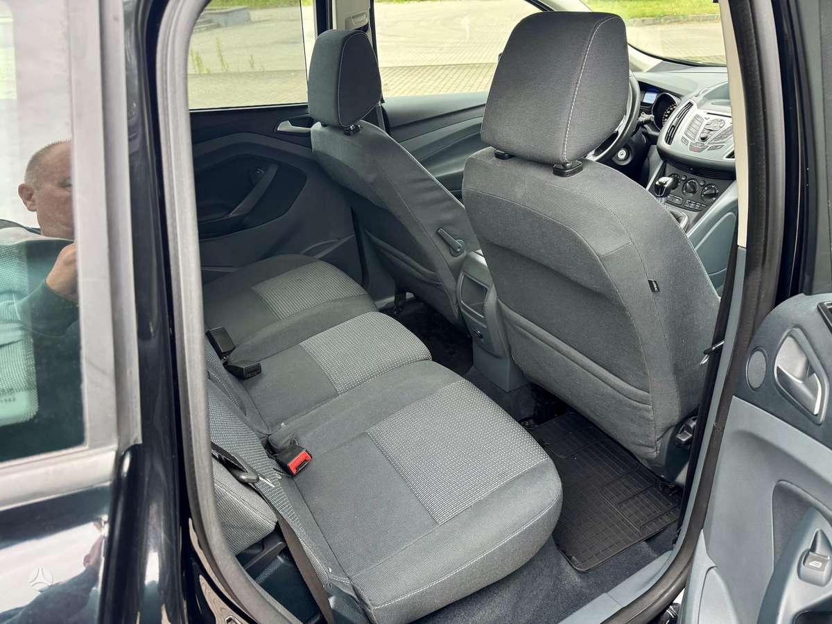 Ford C-MAX 2013 — photo 16