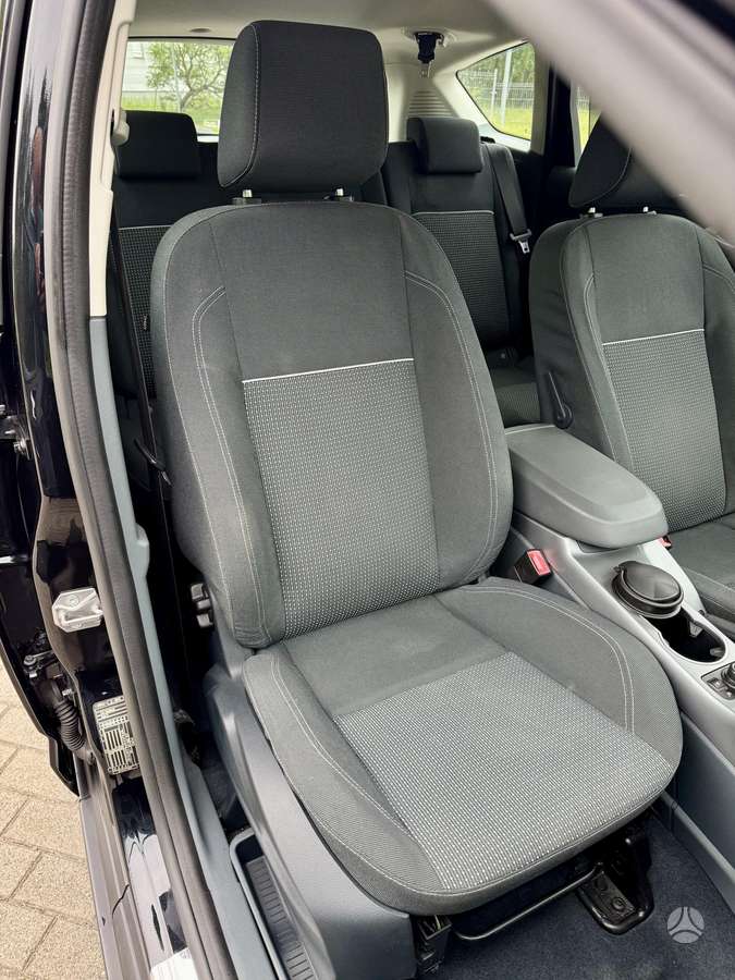 Ford C-MAX 2013 — photo 18