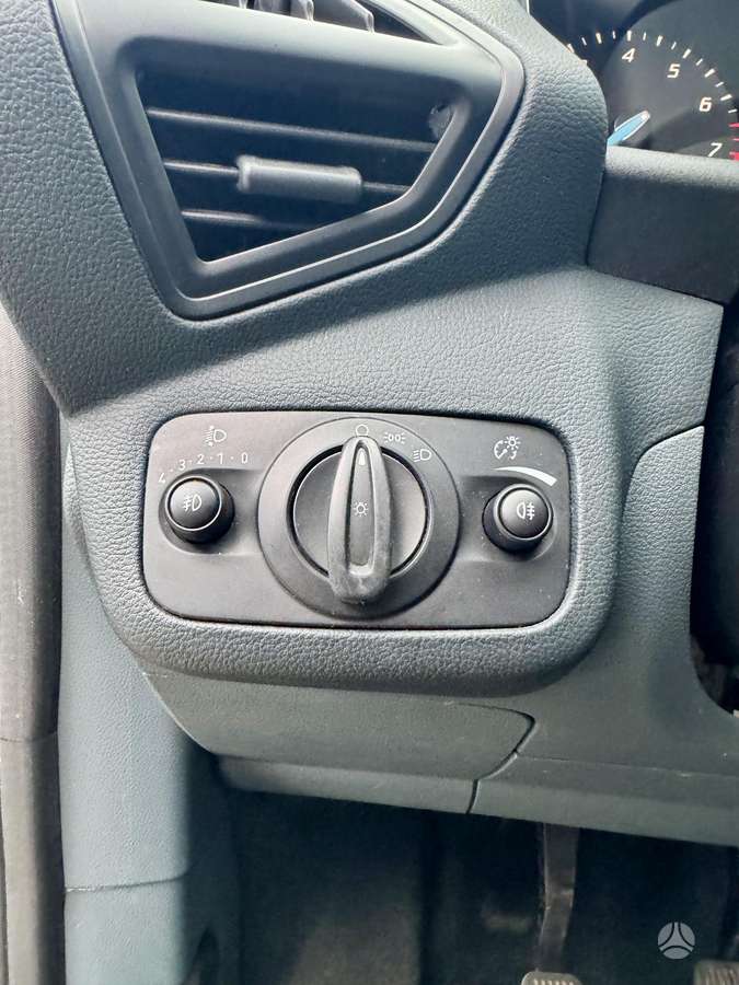 Ford C-MAX 2013 — photo 21