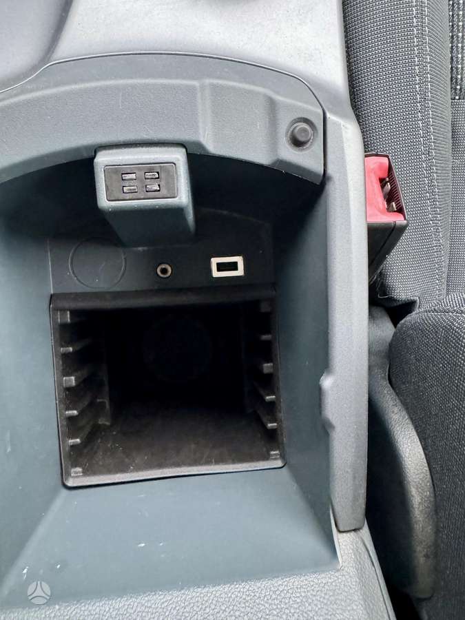 Ford C-MAX 2013 — photo 28
