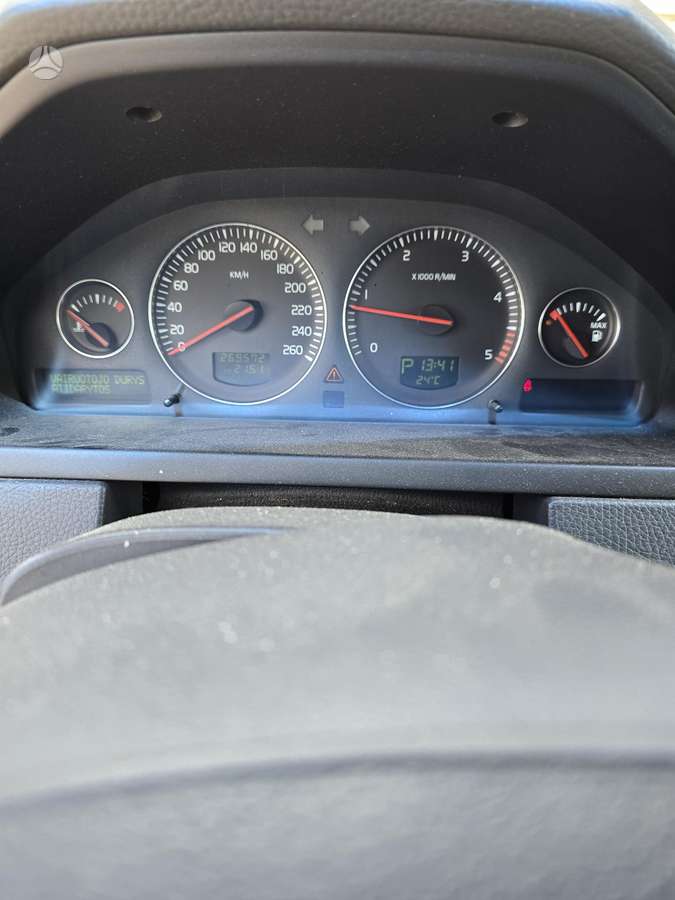 Volvo XC90 2005 — engine 2401 cm³, 163 HP (120kW)