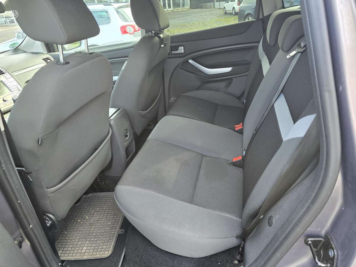 Ford Kuga 2012 — photo 13