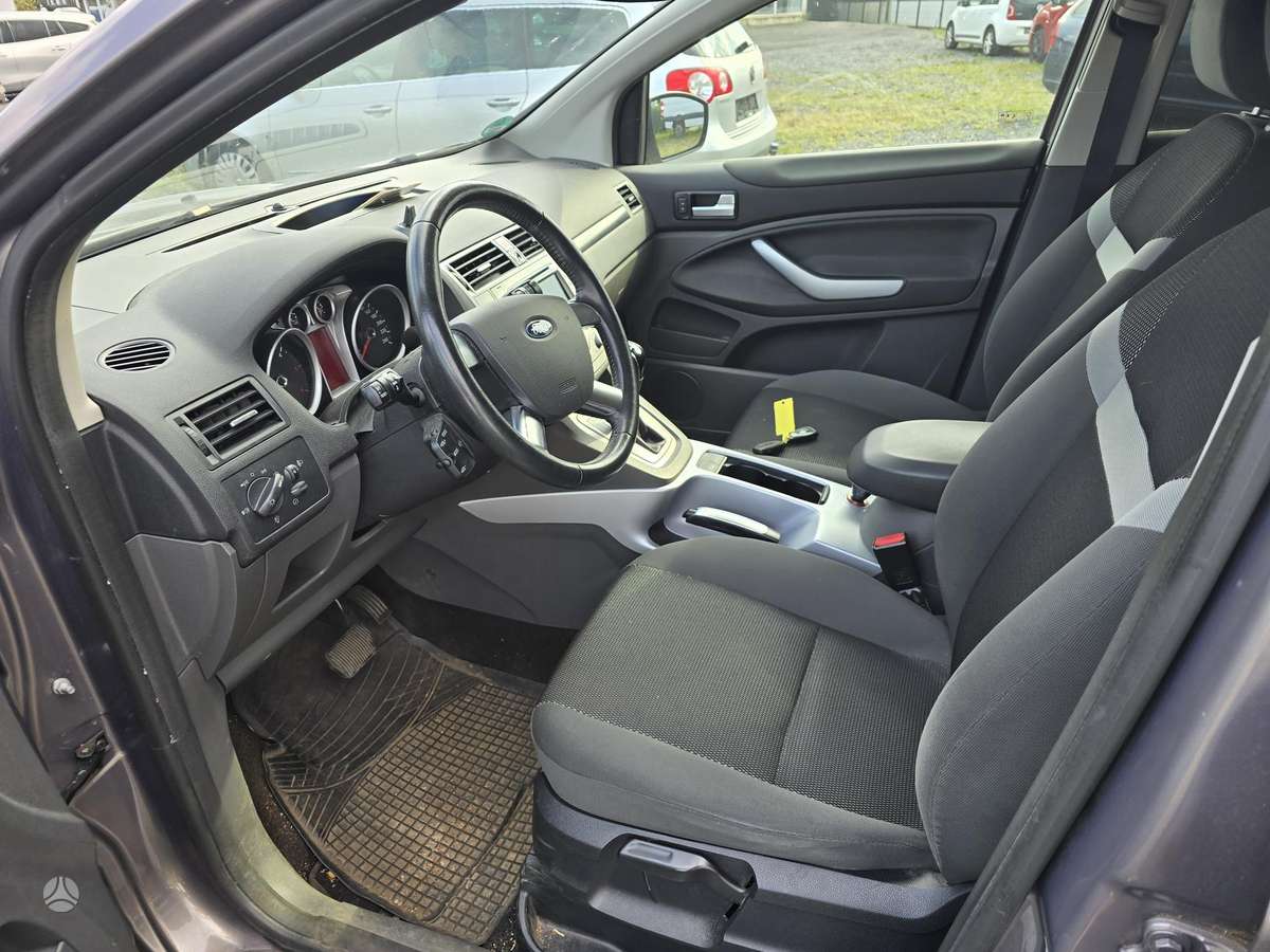 Ford Kuga 2012 — photo 9
