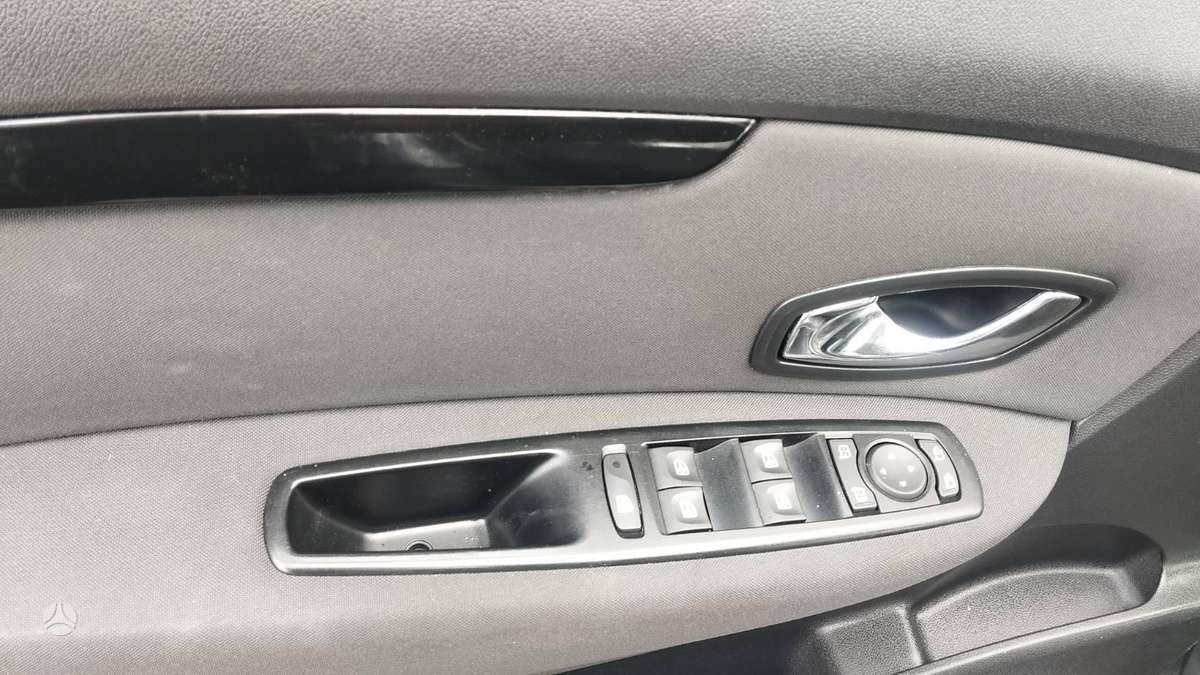 Renault Grand 2012 — photo 13