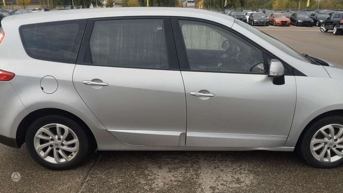 Renault Grand 2012 — engine 1598 cm³, 131 HP (96kW)