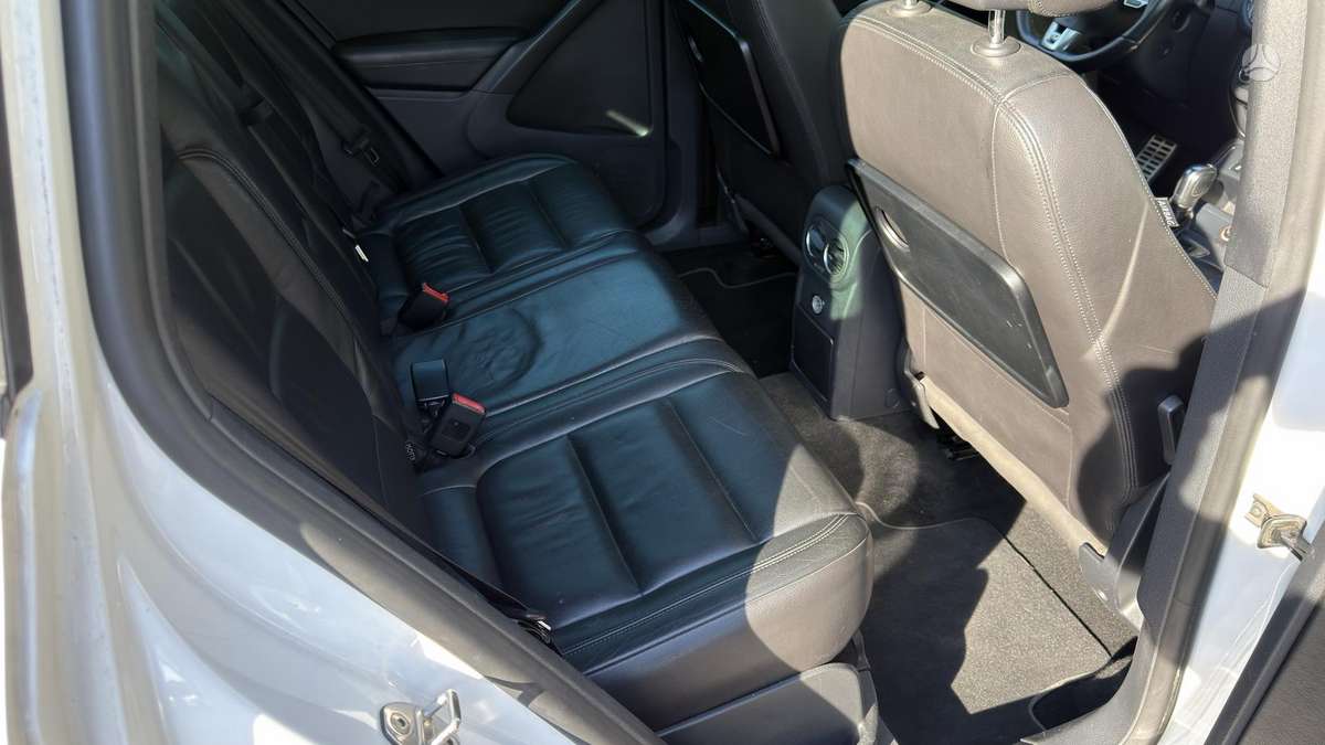 Volkswagen Tiguan 2012 — photo 11