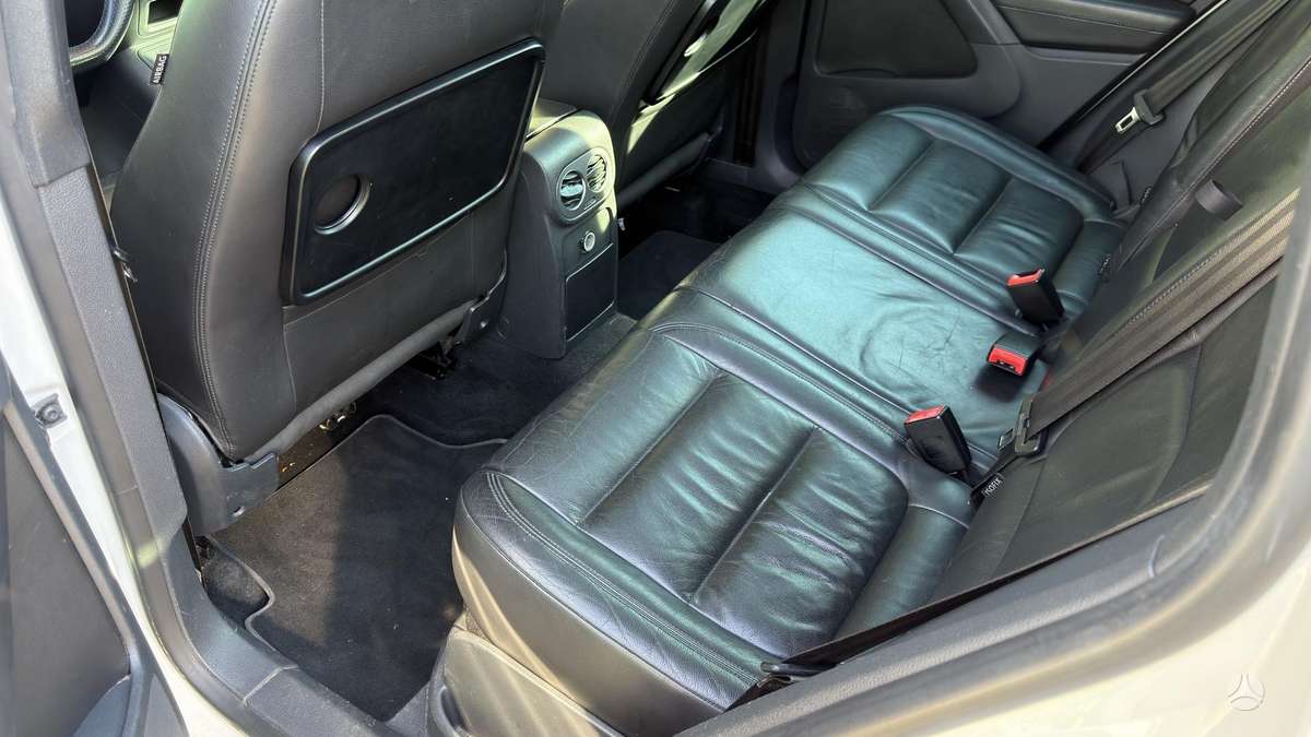 Volkswagen Tiguan 2012 — photo 13