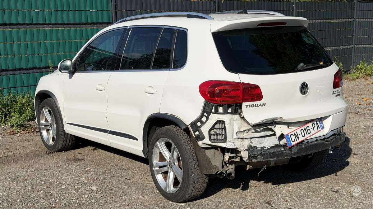 Volkswagen Tiguan 2012 — photo 7