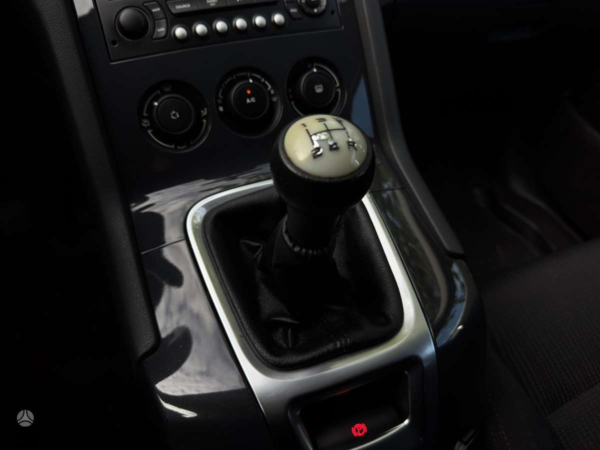 Peugeot 5008 2010 — photo 15
