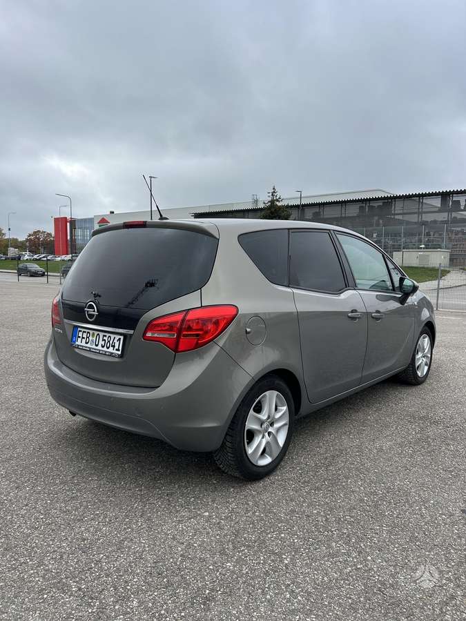 Opel Meriva 2013 — photo 6