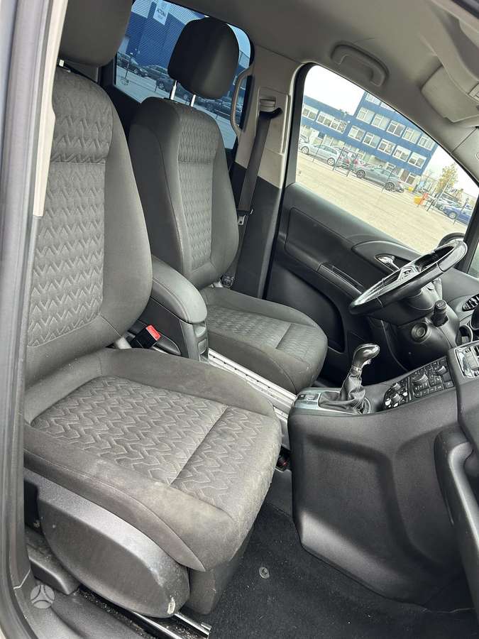 Opel Meriva 2013 — photo 8