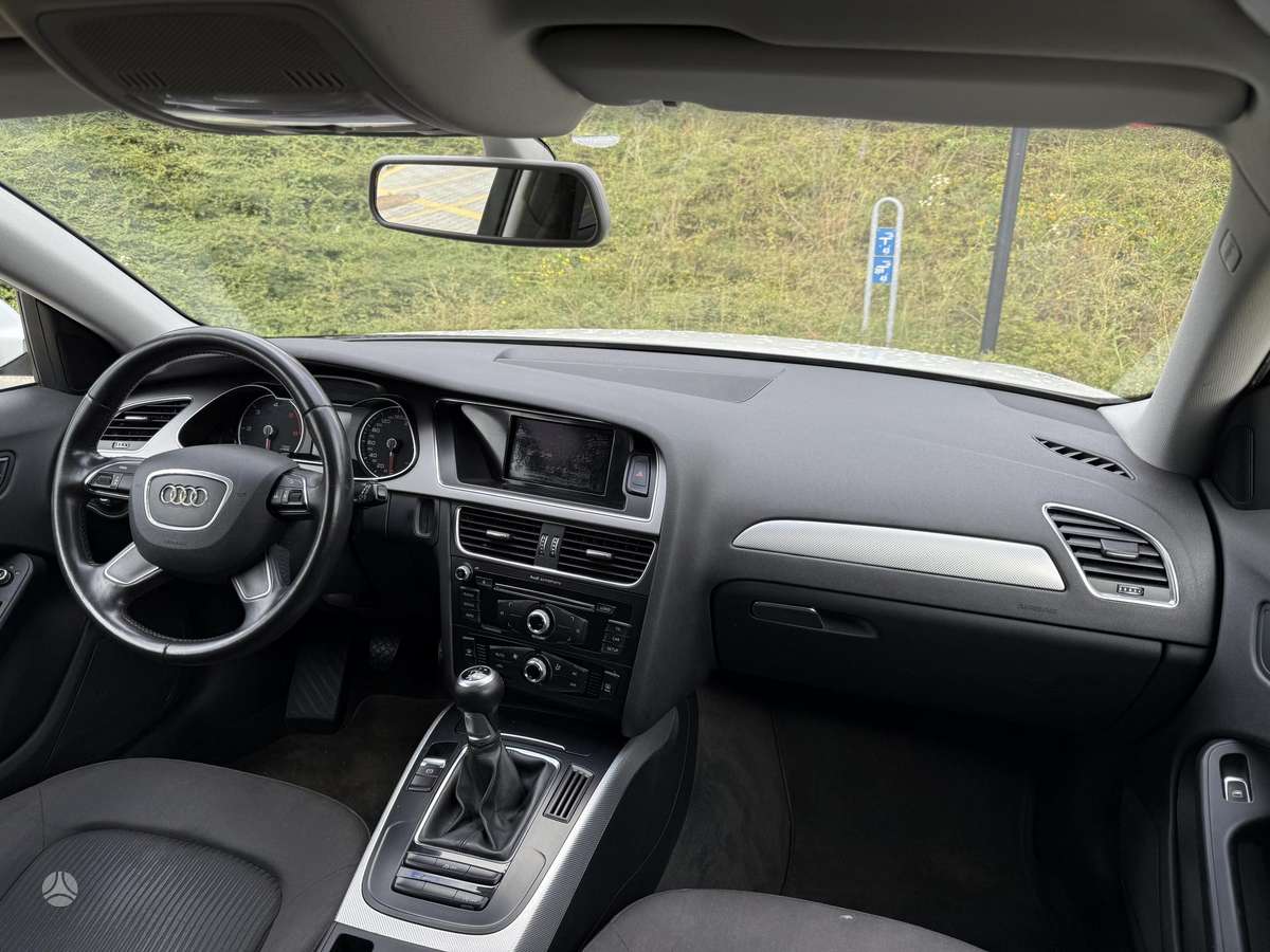 Audi A4 2012 — photo 11