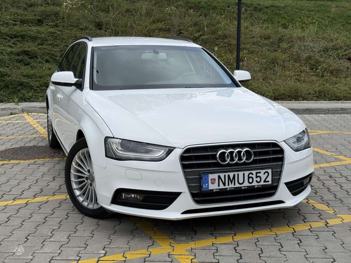 Audi A4 2012 — rear view