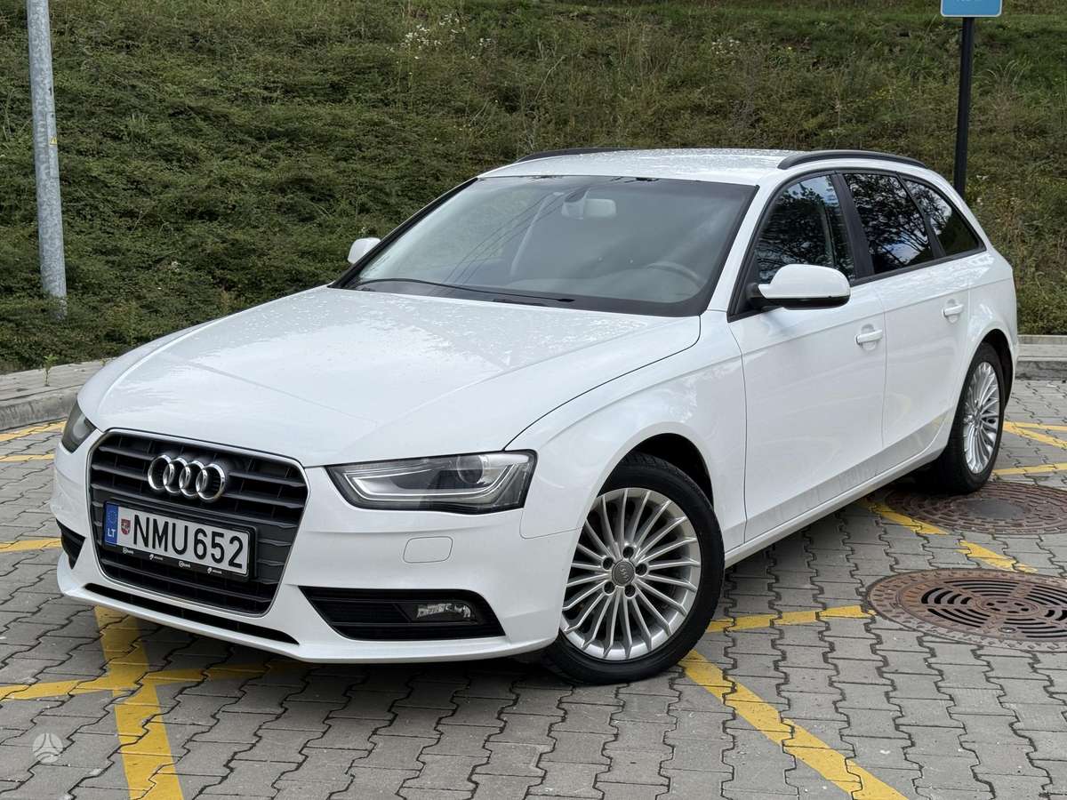 Audi A4 2012 — interior