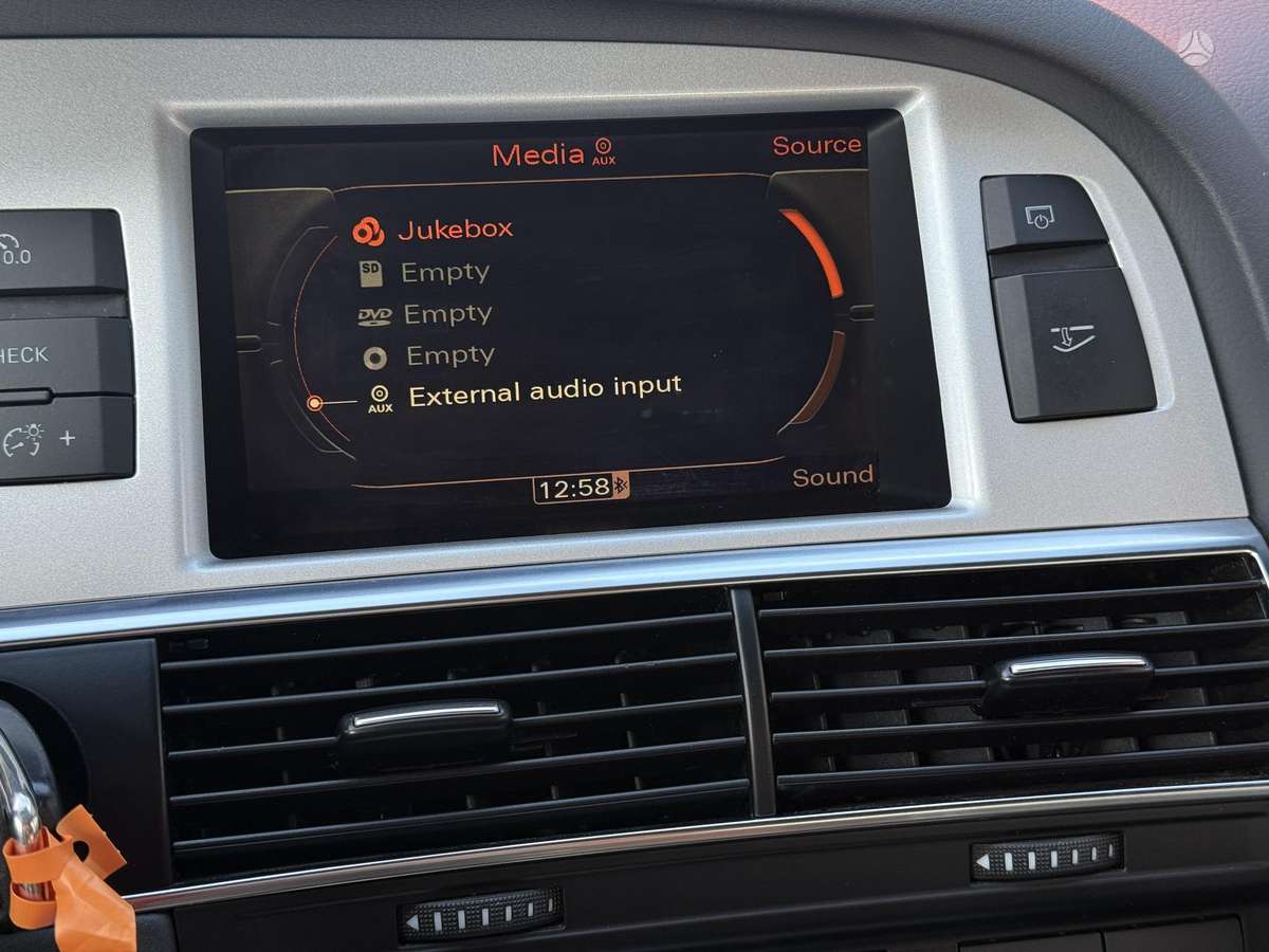 Audi A6 2009 — photo 24
