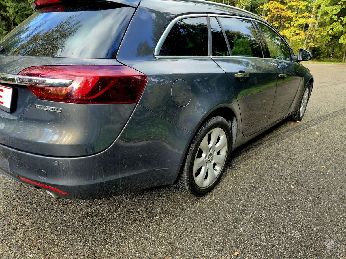 Opel Insignia 2015 — двигун 1956 cm³, 194 HP (143kW)