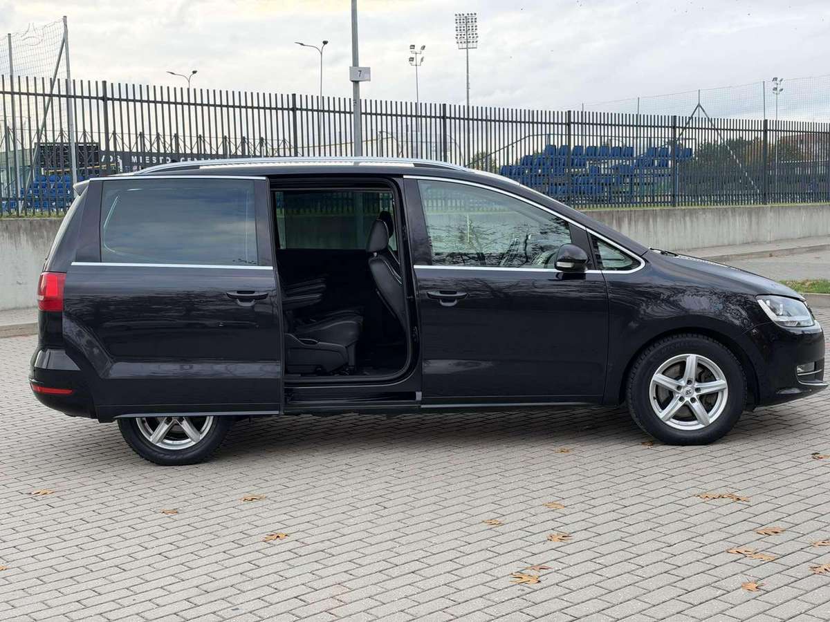 Volkswagen Sharan 2011 — photo 14