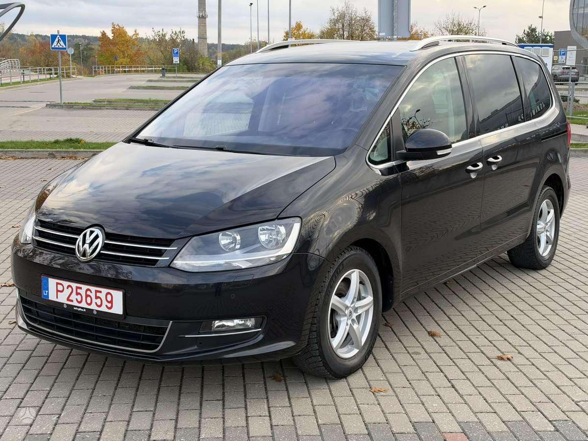 Volkswagen Sharan 2011 — rear view
