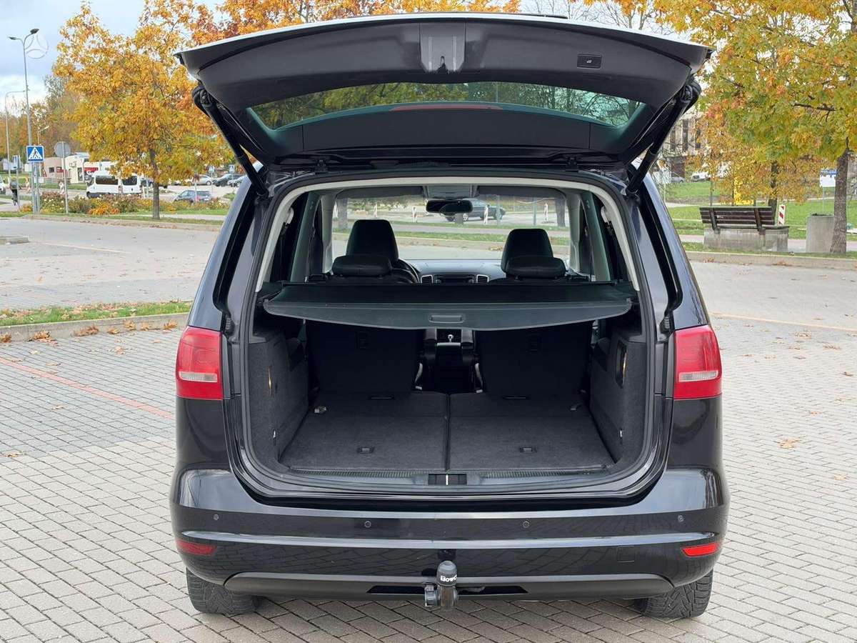 Volkswagen Sharan 2011 — photo 22