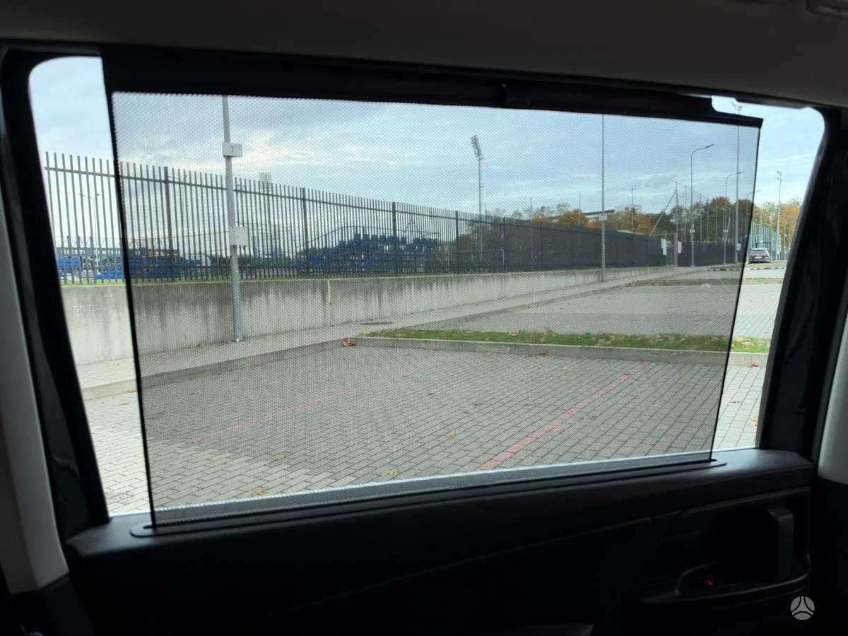 Volkswagen Sharan 2011 — photo 24