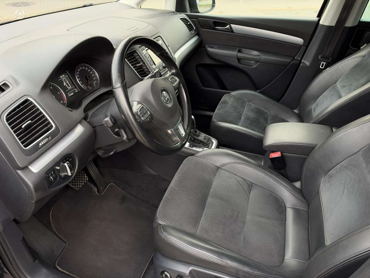 Volkswagen Sharan 2011 — photo 27