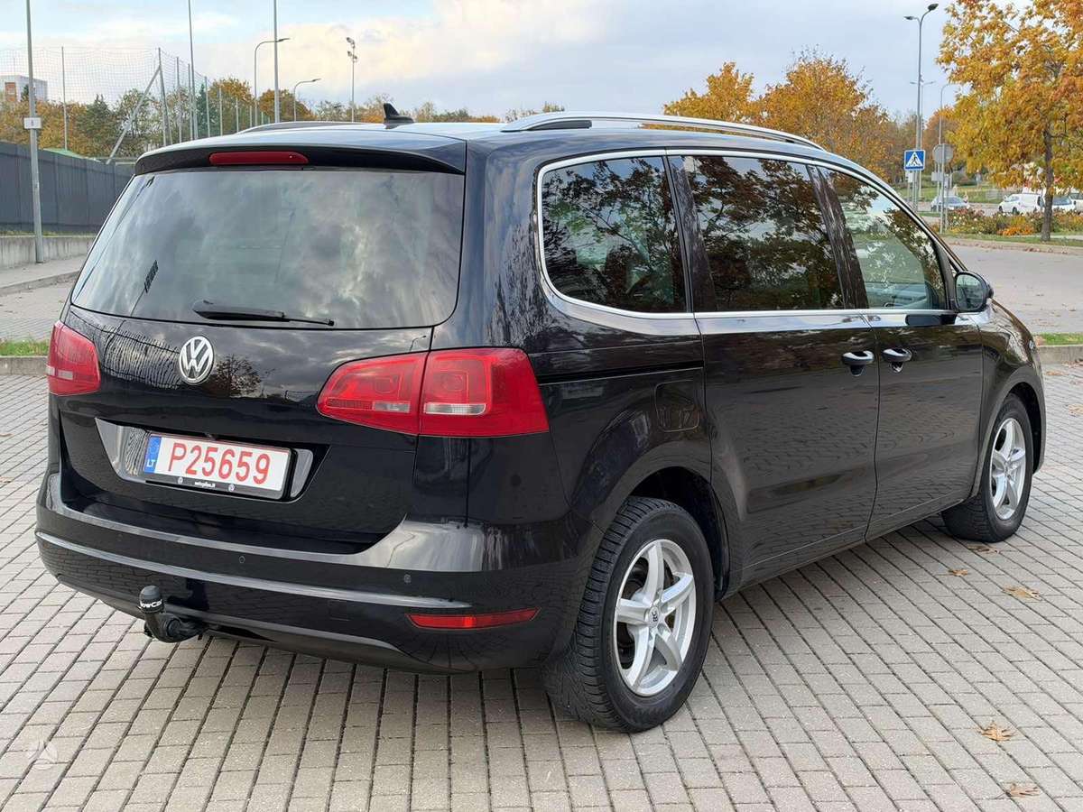 Volkswagen Sharan 2011 — interior