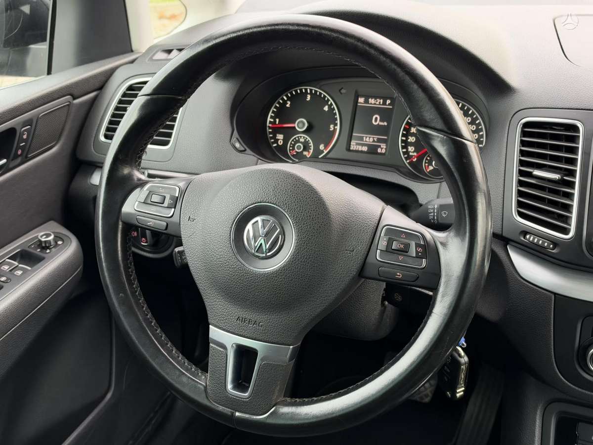 Volkswagen Sharan 2011 — photo 30