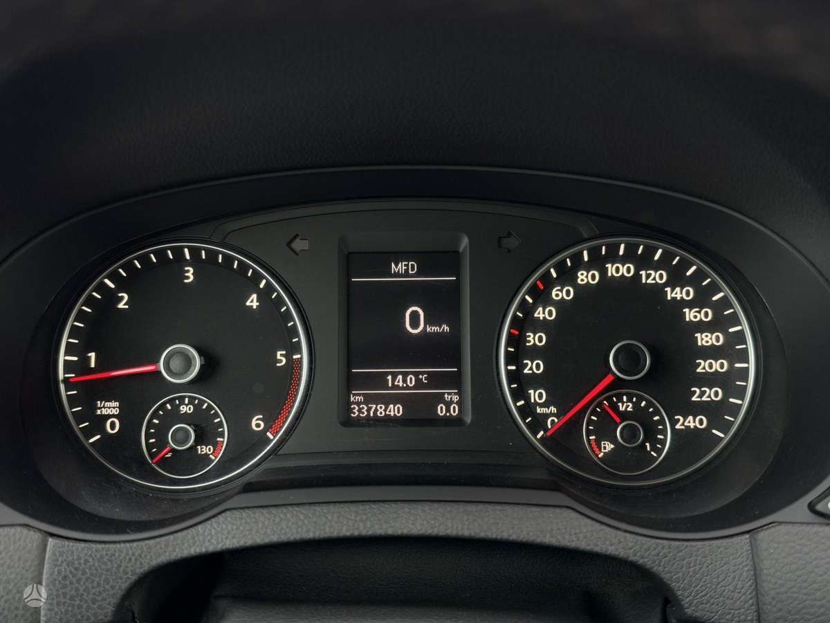 Volkswagen Sharan 2011 — photo 31