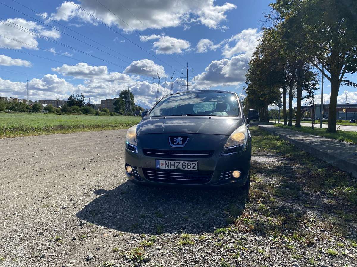 Peugeot 5008, 2010